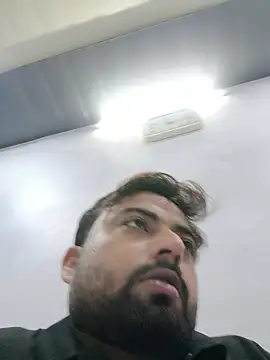 Muslim_Bull6969 élő XXX-chatje