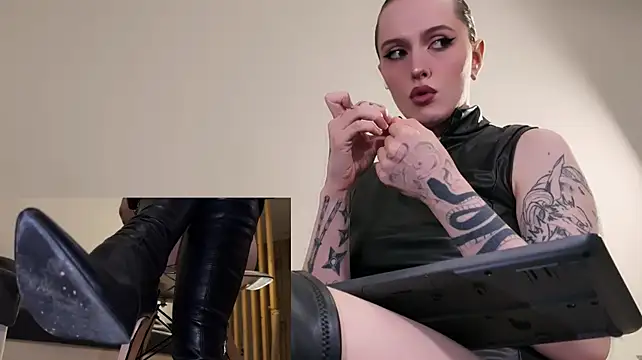 MistressSilvia: онлайн-секс-чат