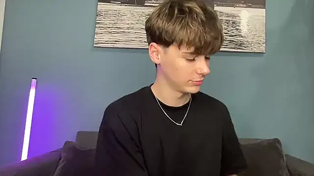 YourMilkyGuy's Live XXX Chat