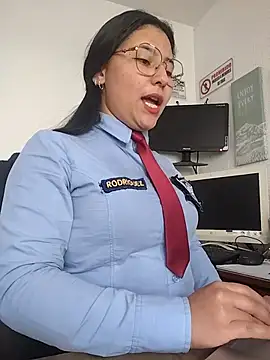 Queen_linda1's Live XXX Chat