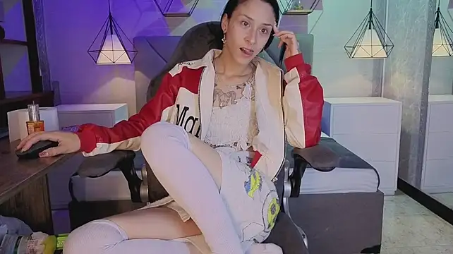 lhiamfitt10's Webcam Show