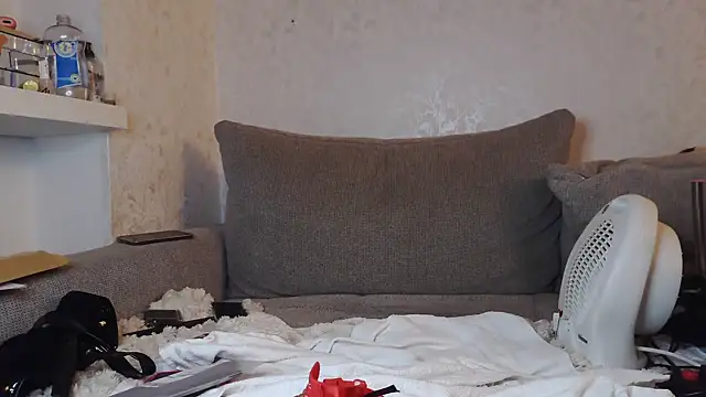 Lina_Squirts 即時 XXX 聊天