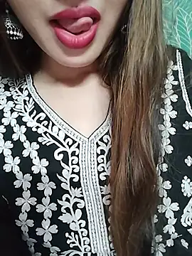 Noor_Darliing Adlı Modelin Canlı XXX Sohbeti