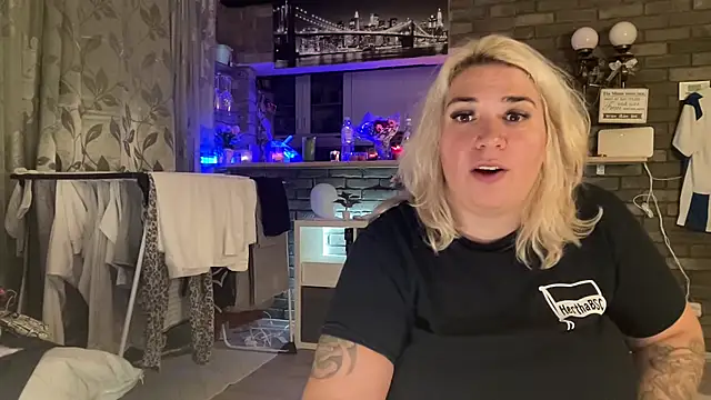 Chat XXX en directo de Monageil
