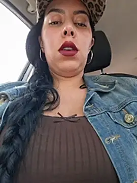 Luianna Adlı Modelin Canlı XXX Sohbeti