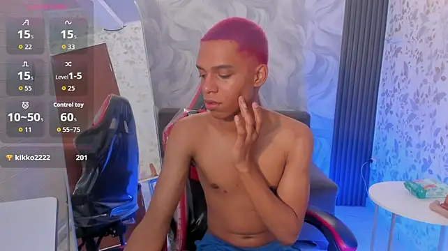 צ'אט XXX בשידור חי של luccas_lowee