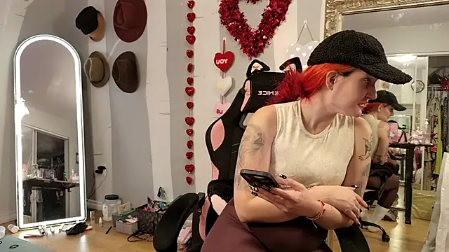 MIKEiNMILF's Live XXX Chat