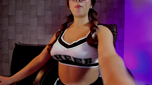 Živý XXX chat sara_doll77