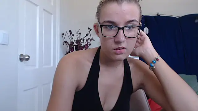 Yennyloves Live XXX-chat