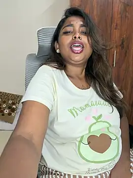 OpposedLoom Adlı Modelin Canlı XXX Sohbeti