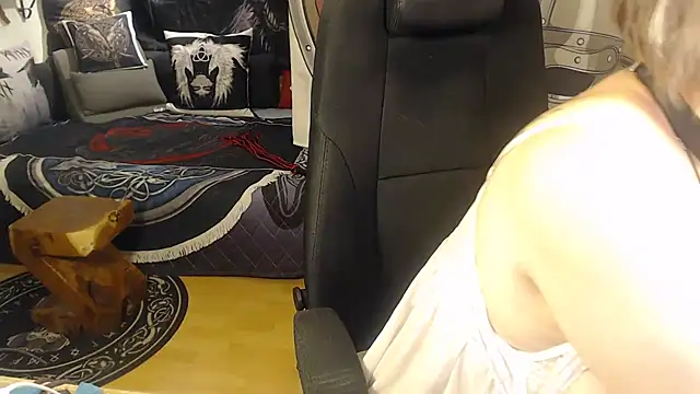 TittenMichelle Adlı Modelin Canlı XXX Sohbeti