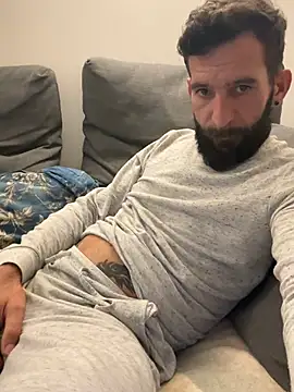 Michel_huge Chat XXX in diretta