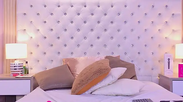Chat +18 de VaniaRouse ao vivo