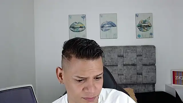 axcel_boy_ XXX чат на живо