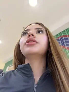 Chatroom XXX en direct de ChloeCollins__