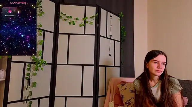 MyrtaMcclaney's Live XXX Chat