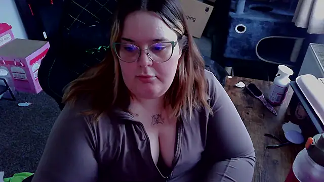 Chat +18 de BBW-QUEENIE ao vivo