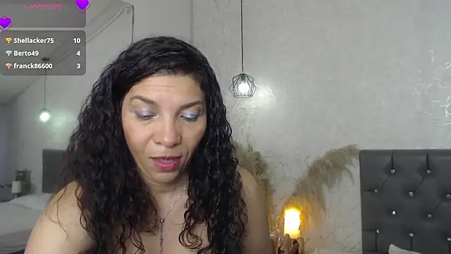 Serena_Houstonn's Live XXX Chat