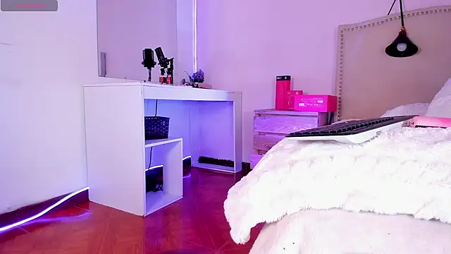 ashleey_doll élő XXX-chatje