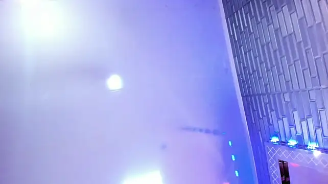 XXX chat uživo modela EmmyTorner