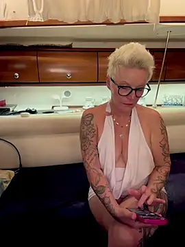 German_Milf 现场XXX聊天