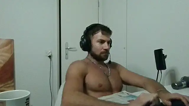 alpha-hunk live XXX chat