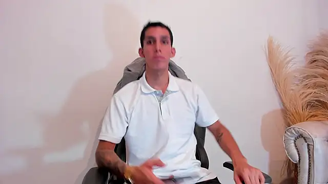 XXX chat uživo modela Phillip_Jr