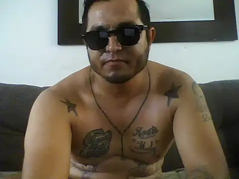 Chatroom XXX en direct de HOTB0Y18
