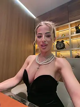 MissEmaDivine Chat XXX in diretta