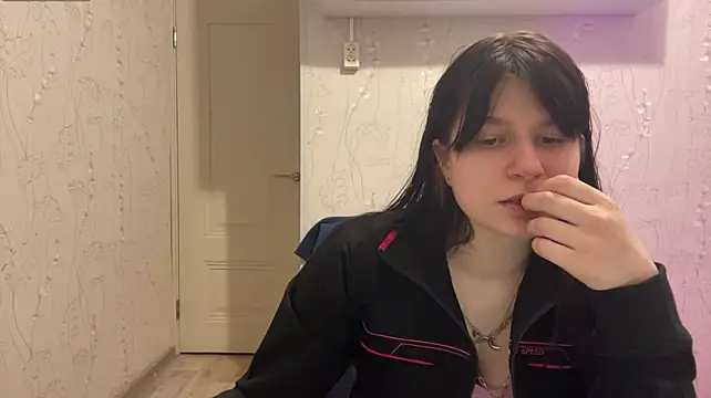 ChrystalWhittet's Live XXX Chat