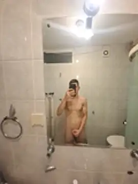 Show modela lukacarlik na web-kameri