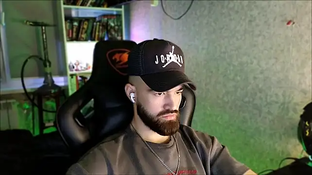 _Serious_Man Chat XXX in diretta