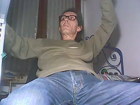 Moro_ra's Live XXX Chat