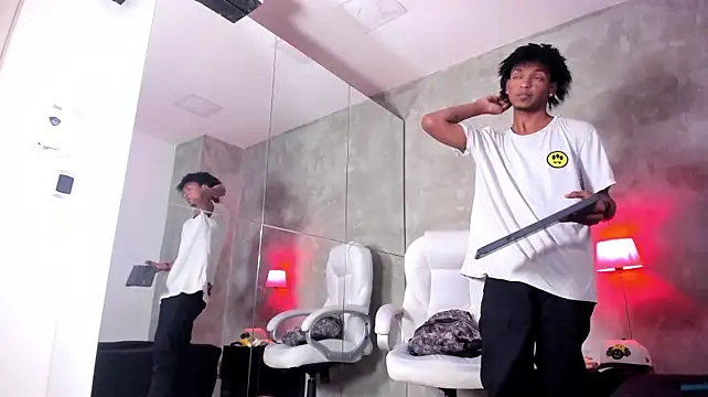 Raymond_steelのライブXXXチャット