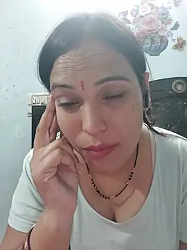 Poojabhabi101's Live XXX Chat
