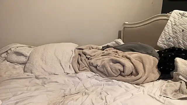 18yoteenvirgin's Live XXX Chat