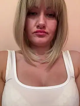Živý XXX chat LunaFoxs