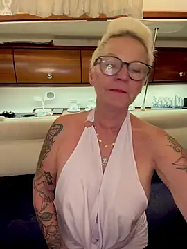 دردشة German_Milf الجنسية المباشرة