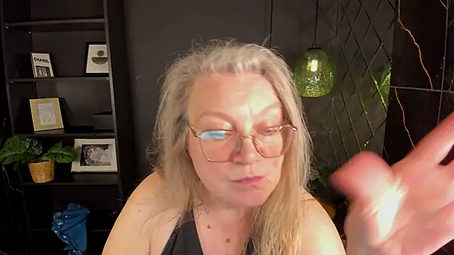 NataliMellow's Live XXX Chat