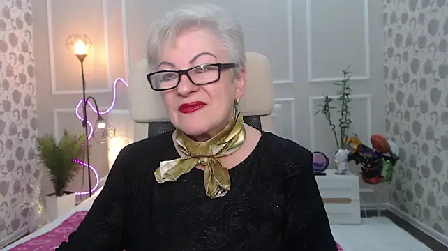 KayleSmoll XXX чат на живо
