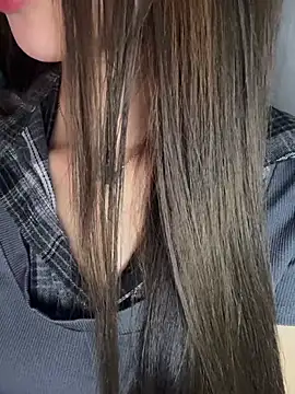 Yiyina_17's Live XXX Chat