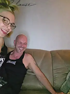 XXX chat uživo modela Badbitch_German_Badass