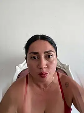 juliana_diaz Adlı Modelin Canlı XXX Sohbeti