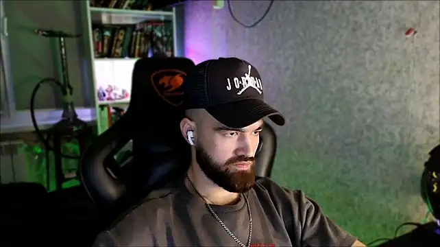 צ'אט XXX בשידור חי של _Serious_Man