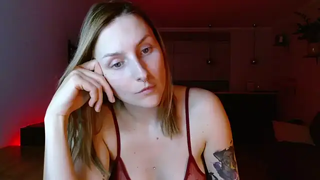 illusorycat Chat XXX in diretta