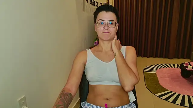 Chat XXX ao vivo de SashaNotFound