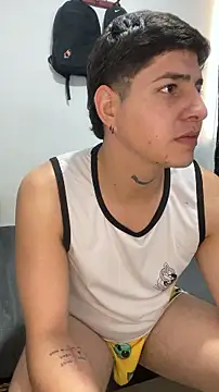 Chat XXX ao vivo de Fozil_Dvice