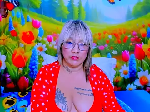 Chat +18 de indianroxy ao vivo