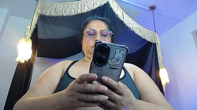 Keyla01_ élő XXX-chatje