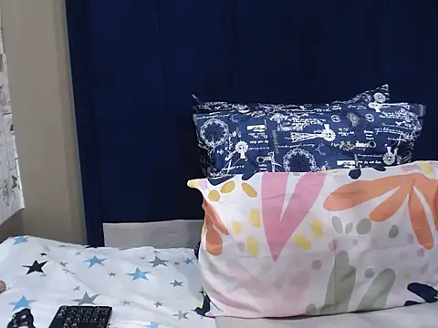 Candylips22 লাইভ XXX চ্যাট